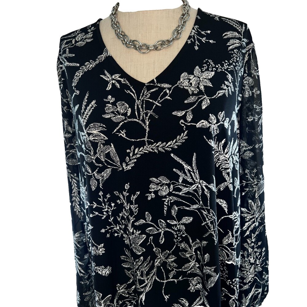 Susan Graver Black White Floral Print Scalloped Edges V-Neck Size XL